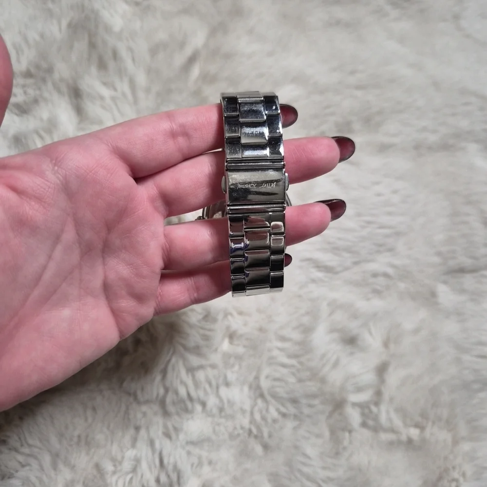 Betsey Johnson Watch Silver Tone Pink Heart Hand Streetwear Twee Girly Cute Y2K - Picture 12 of 13